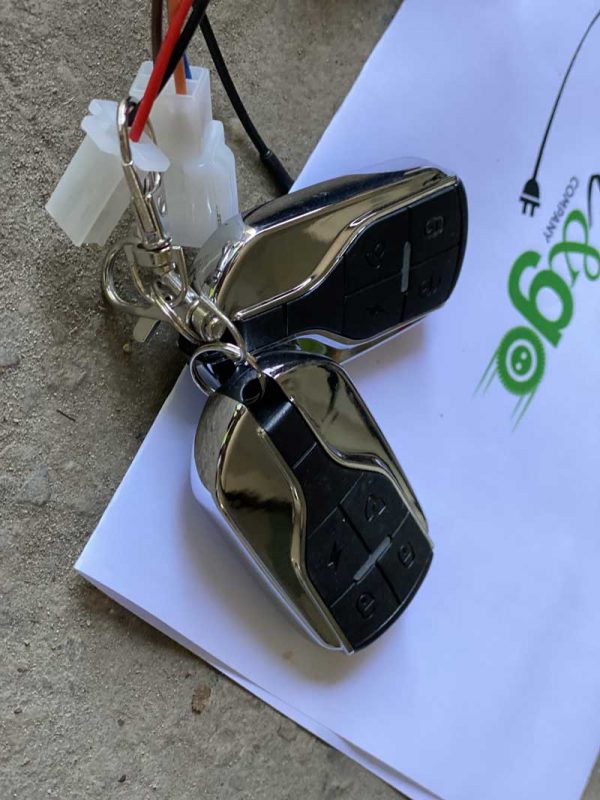rezervi delovi za elektricne skutere kljuc sa alarmom 2